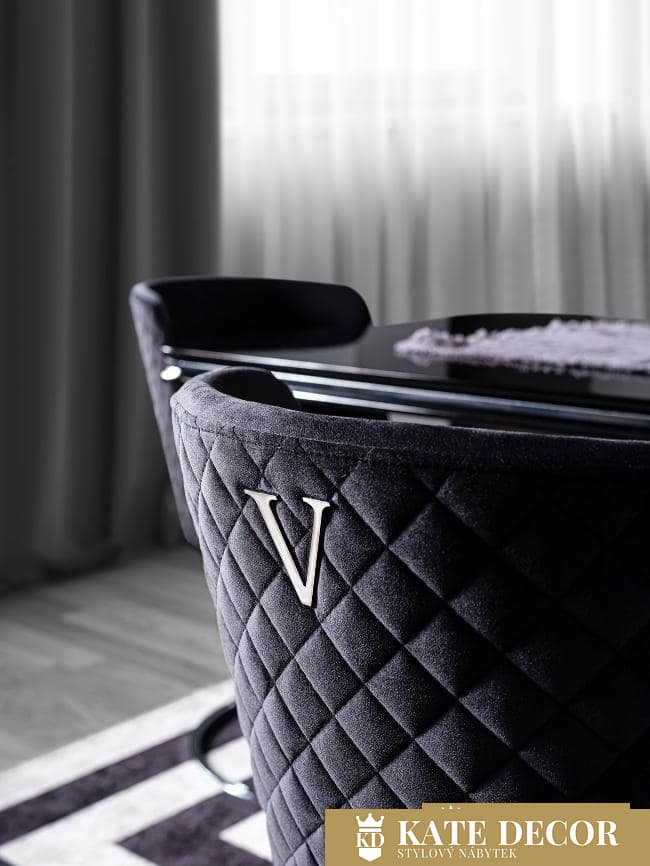 VERSACE DINING ROOM SET (5)